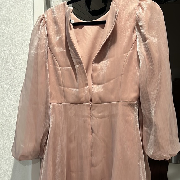 Gown - Picture 6 of 8